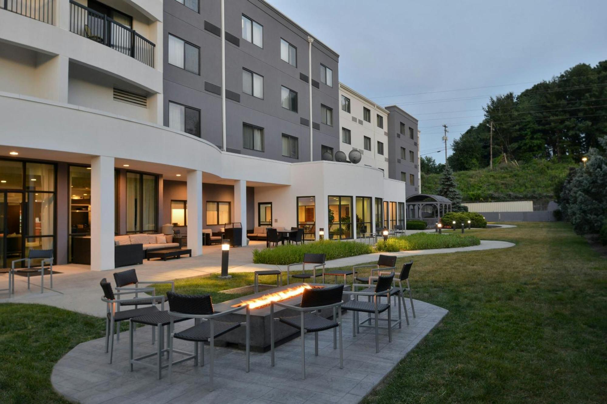 Courtyard By Marriott Harrisburg Hershey Extérieur photo
